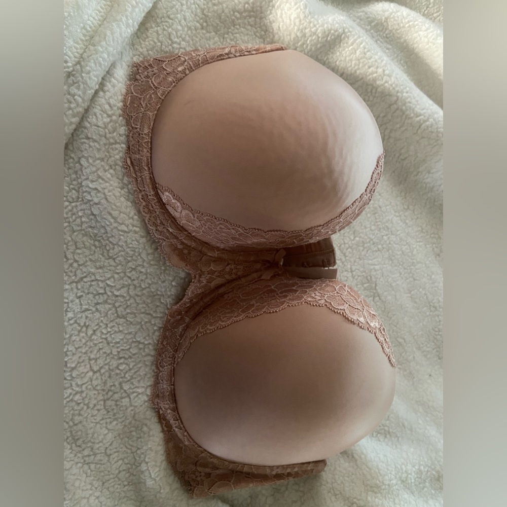 Victoria Secret beige strapless bra